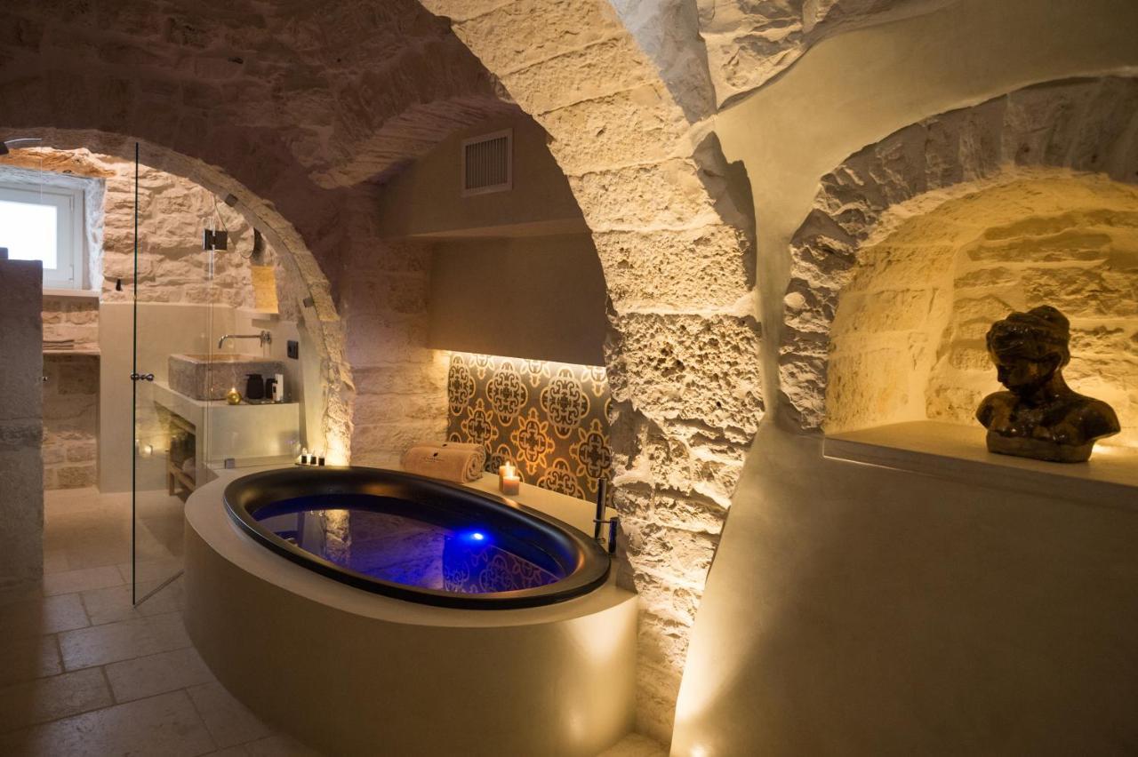 アルベロベッロ La Mandorla Luxury Trullo Bed & Breakfast エクステリア 写真