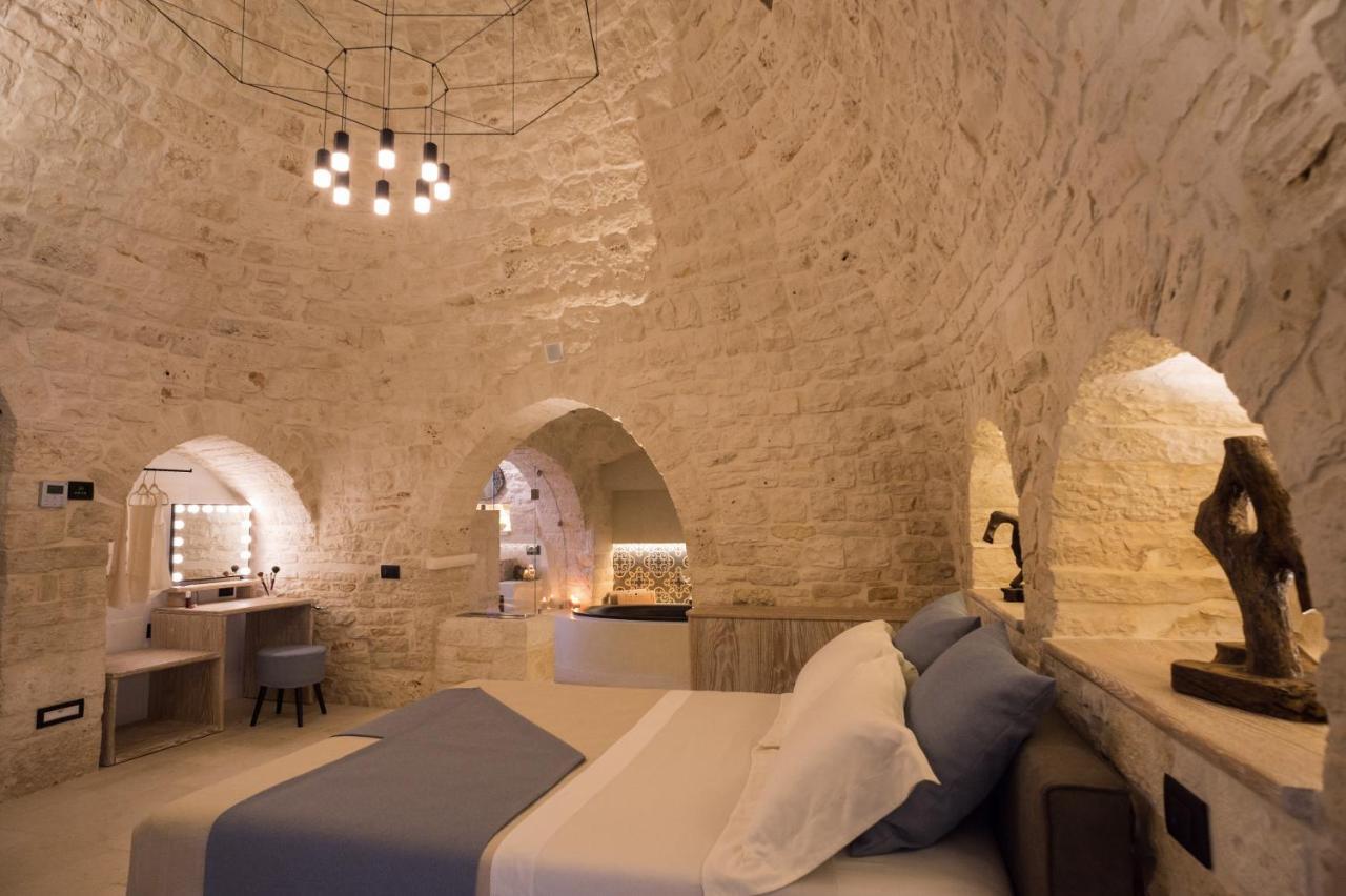 アルベロベッロ La Mandorla Luxury Trullo Bed & Breakfast エクステリア 写真