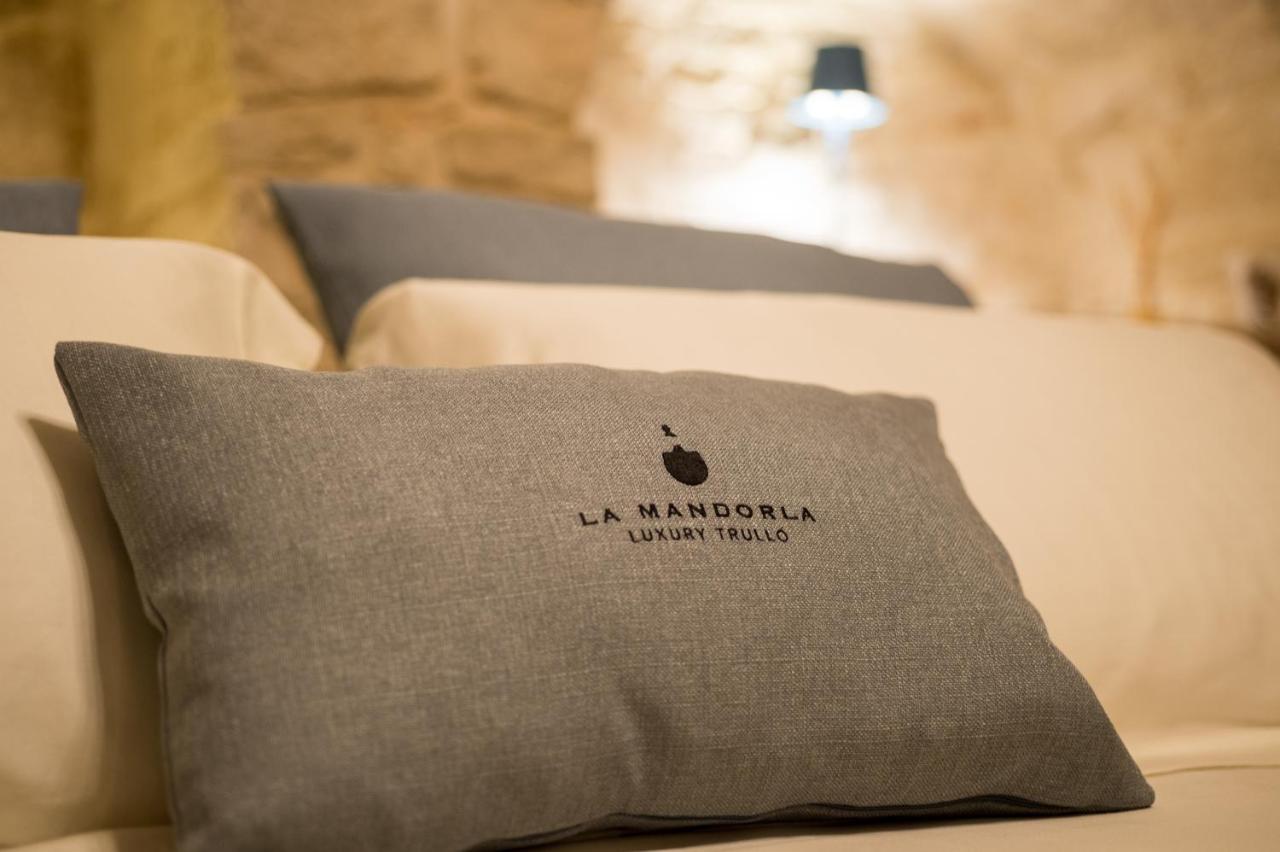 アルベロベッロ La Mandorla Luxury Trullo Bed & Breakfast エクステリア 写真