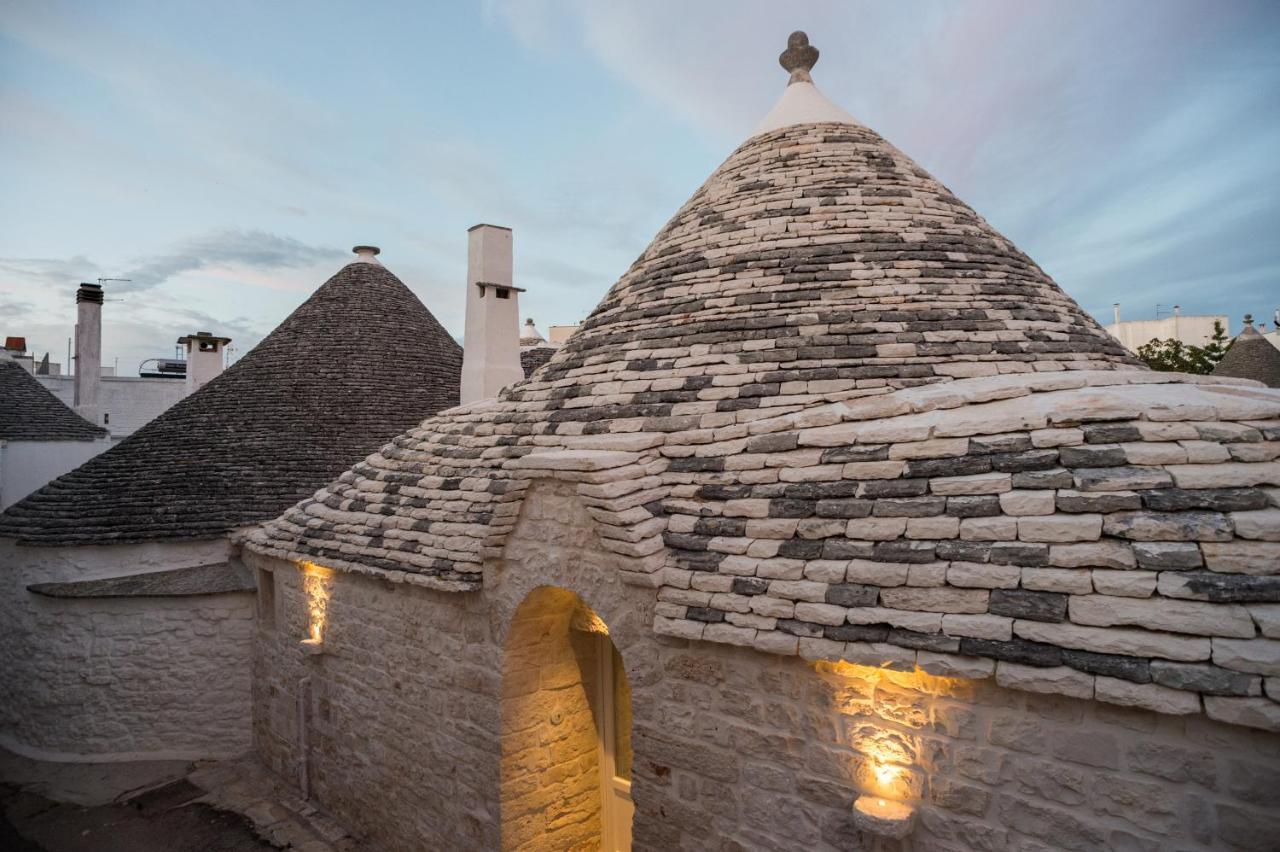 アルベロベッロ La Mandorla Luxury Trullo Bed & Breakfast エクステリア 写真