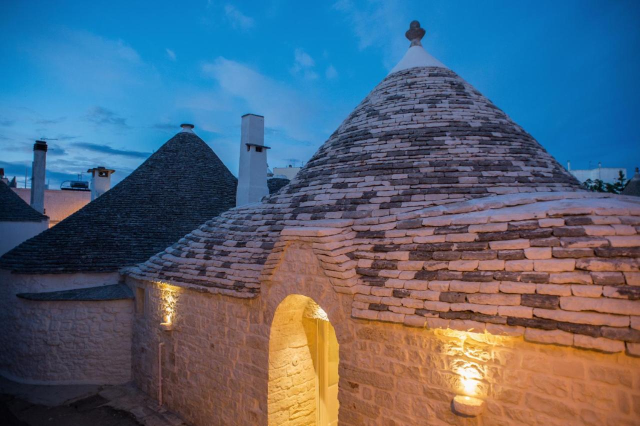 アルベロベッロ La Mandorla Luxury Trullo Bed & Breakfast エクステリア 写真