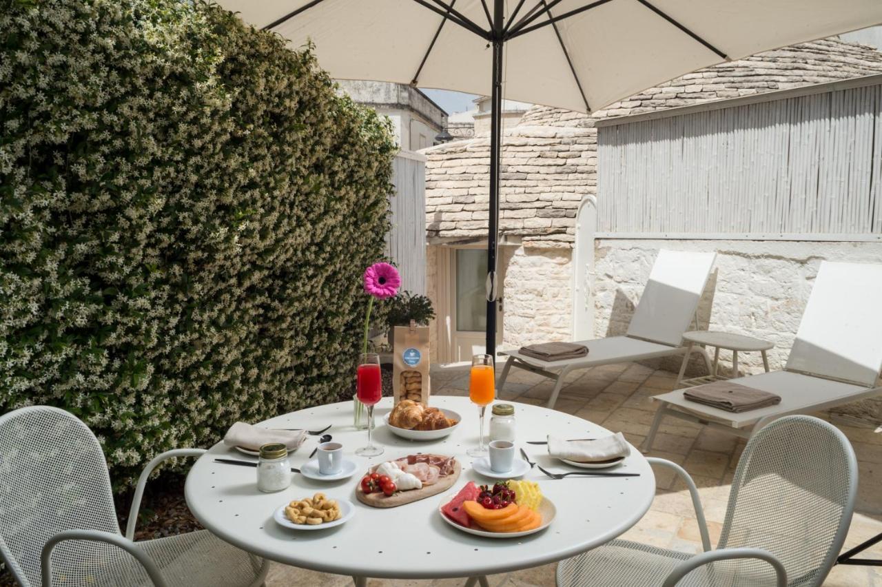 アルベロベッロ La Mandorla Luxury Trullo Bed & Breakfast エクステリア 写真
