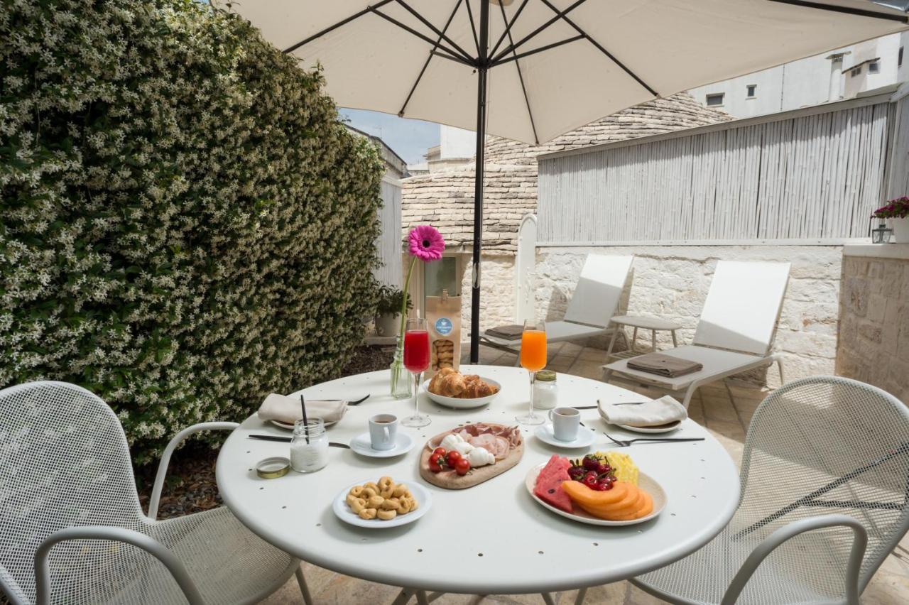 アルベロベッロ La Mandorla Luxury Trullo Bed & Breakfast エクステリア 写真