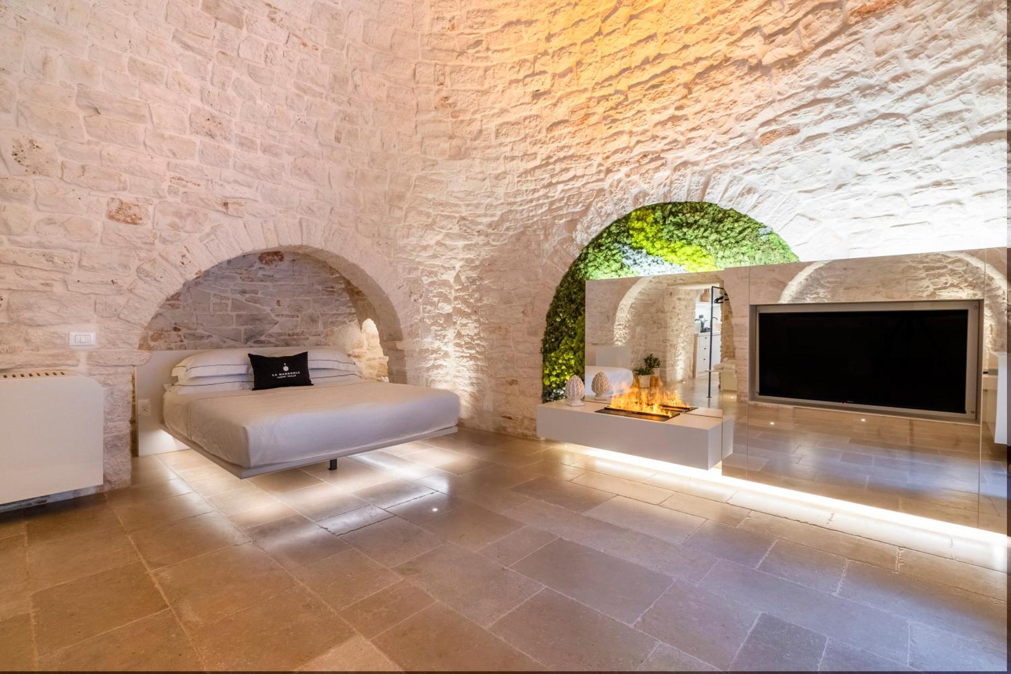 アルベロベッロ La Mandorla Luxury Trullo Bed & Breakfast エクステリア 写真