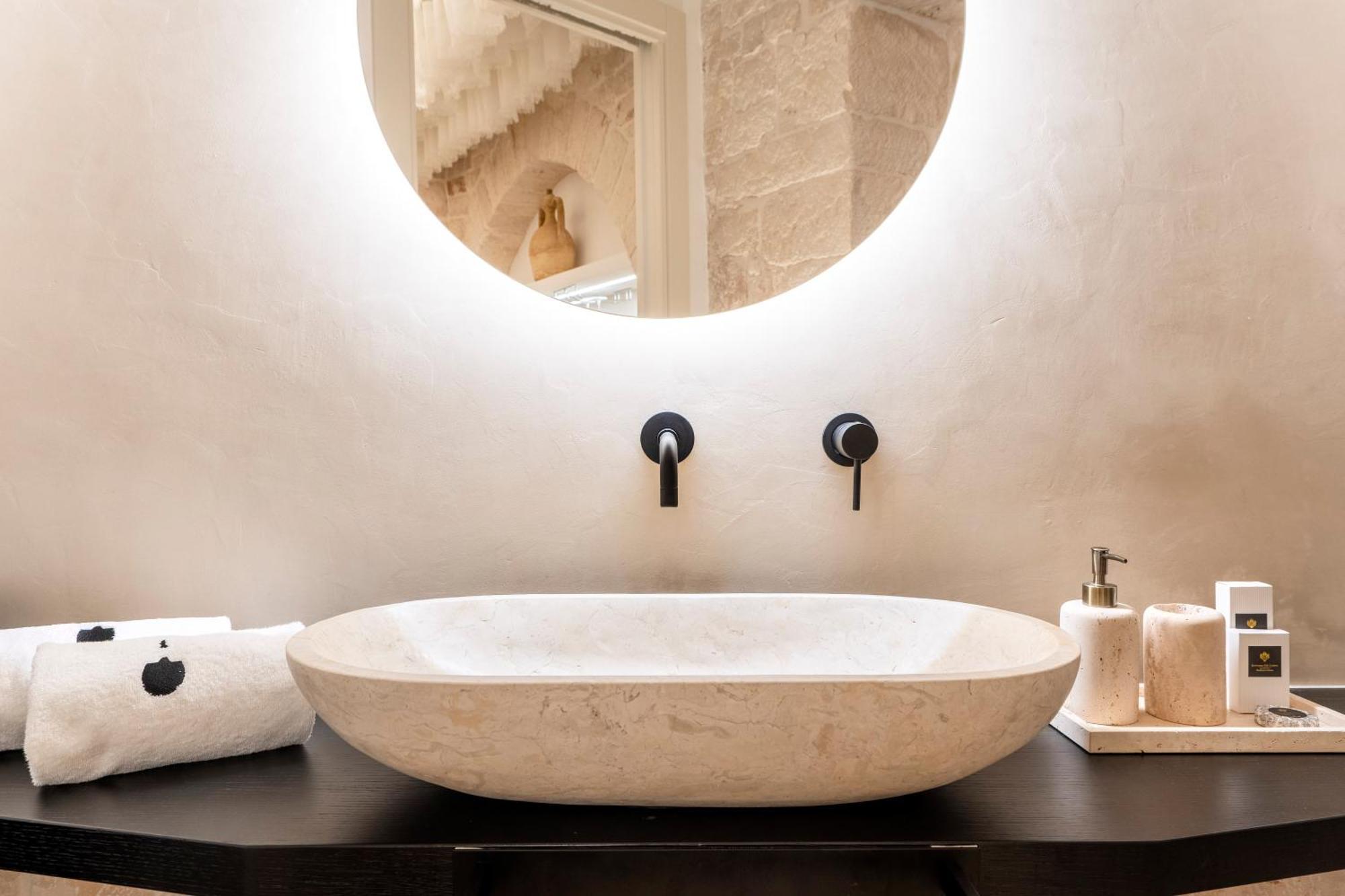 アルベロベッロ La Mandorla Luxury Trullo Bed & Breakfast エクステリア 写真